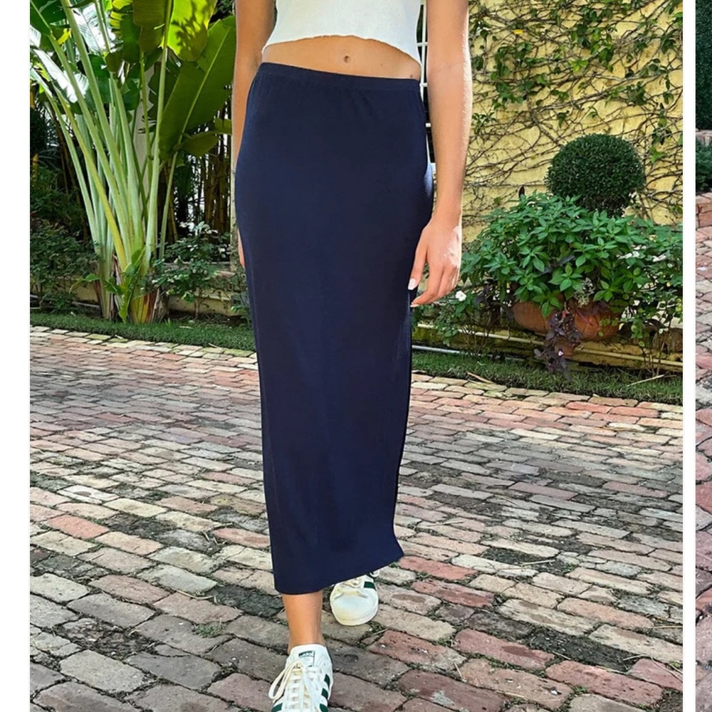 Brandy Melville Josie Skirt in Black